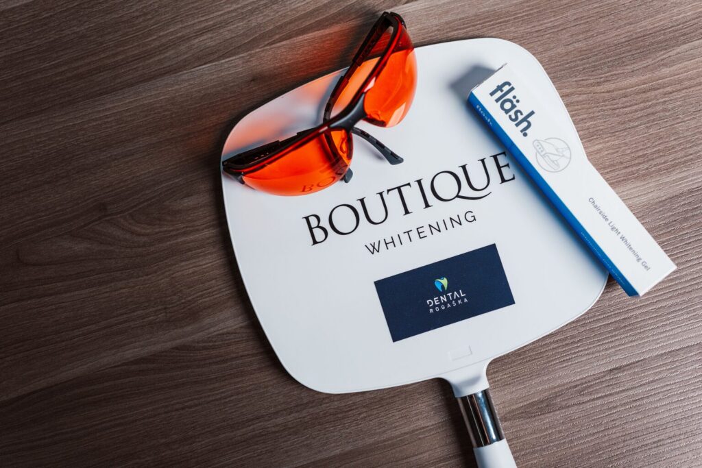 Komplet za beljenje zob Boutique Whitening in zaščitna očala v ordinaciji Dental Rogaška Maribor