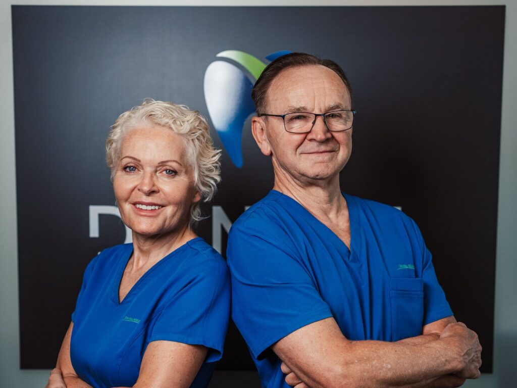 Romana Šrimpf, dr. dent. med., vodja ordinacij, in zobozdravnik Franc Breznar v ordinaciji Dental Rogaška Maribor